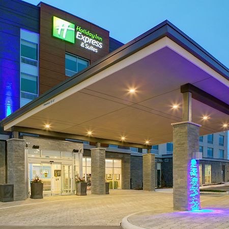 Holiday Inn Express & Suites - Collingwood Exterior foto