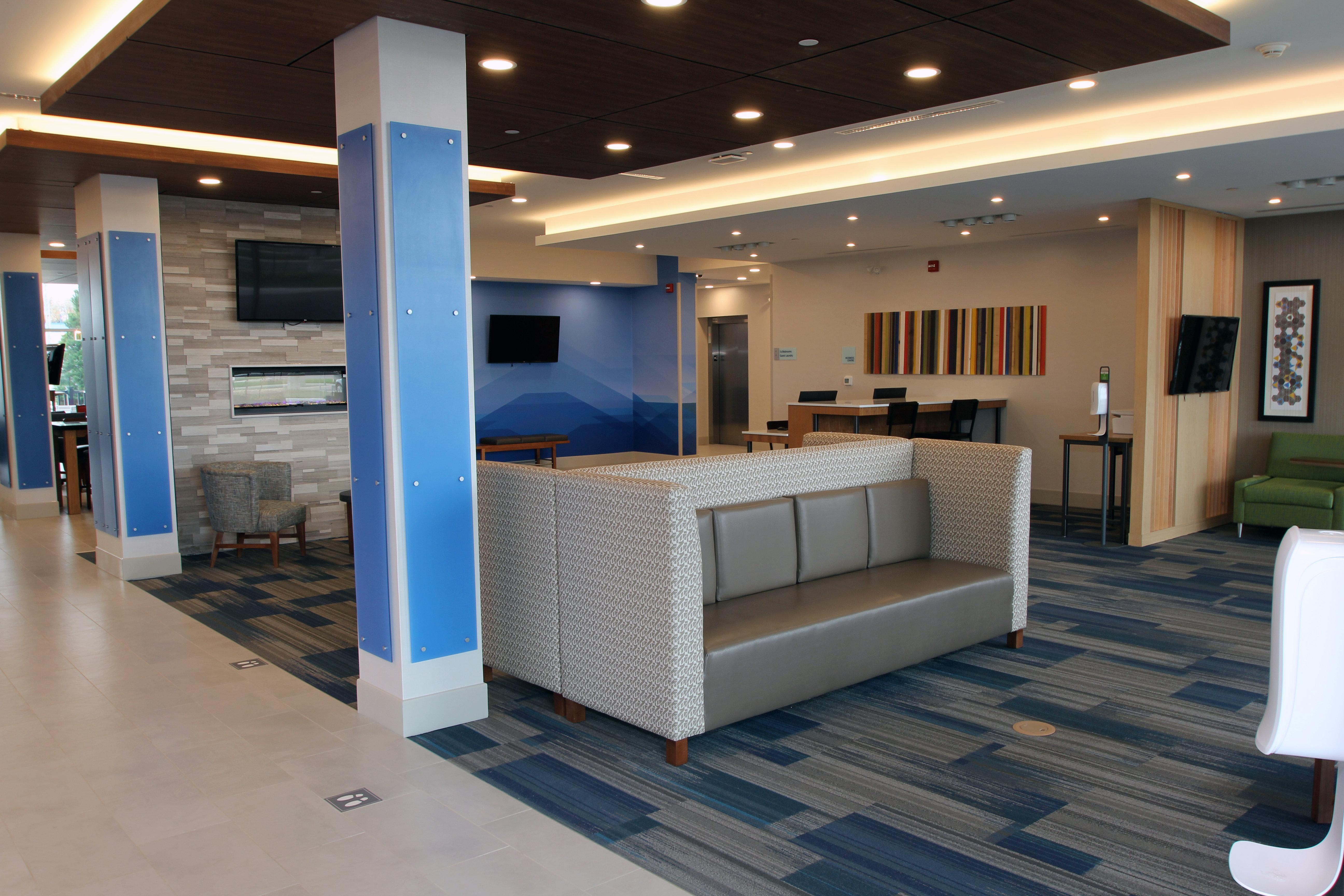 Holiday Inn Express & Suites - Collingwood Exterior foto